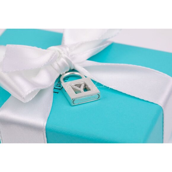 Tiffany & Co. Initial Charm Letter "Y" Lock Pendant Alphabet Padlock in Silver - Picture 3 of 7